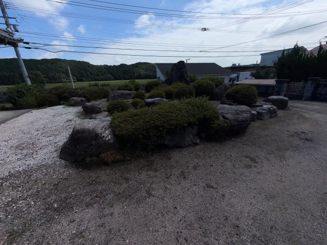 遠賀郡岡垣町 6LDK＋納屋の庭|簡単な家庭菜園も楽しめるお庭です