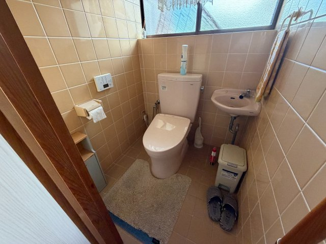 遠賀郡岡垣町 6LDK＋納屋のトイレ|シンプルで使いやすいトイレです