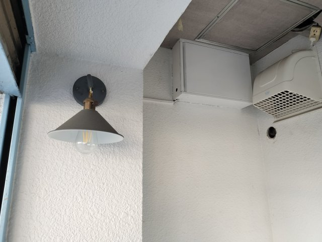 ハイツイマタ　1階店舗南側の内装