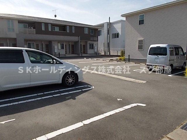 サンパティークⅠの駐車場