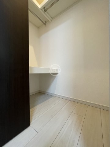 エグゼ難波南Ⅱの収納|エグゼ難波南Ⅱ　ウォークインクローゼット
