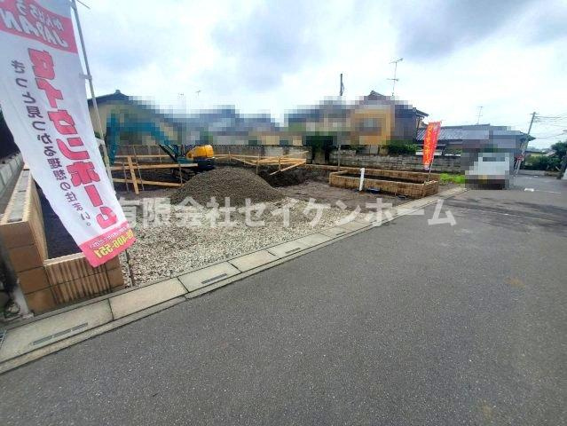 深谷市緑ヶ丘2期　①号棟の前面道路含む現地写真