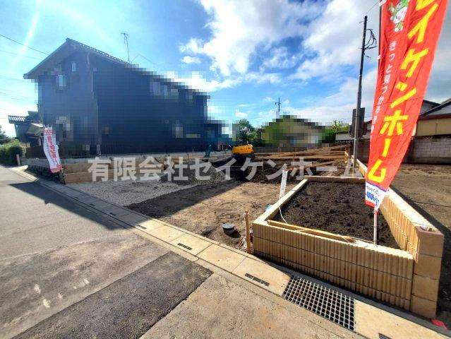 深谷市緑ヶ丘2期　①号棟の前面道路含む現地写真