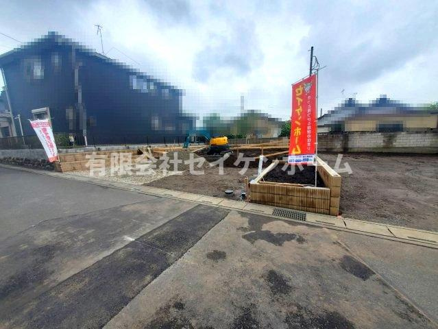深谷市緑ヶ丘2期　①号棟の前面道路含む現地写真