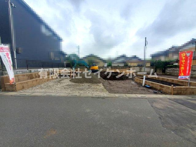 深谷市緑ヶ丘2期　①号棟の前面道路含む現地写真