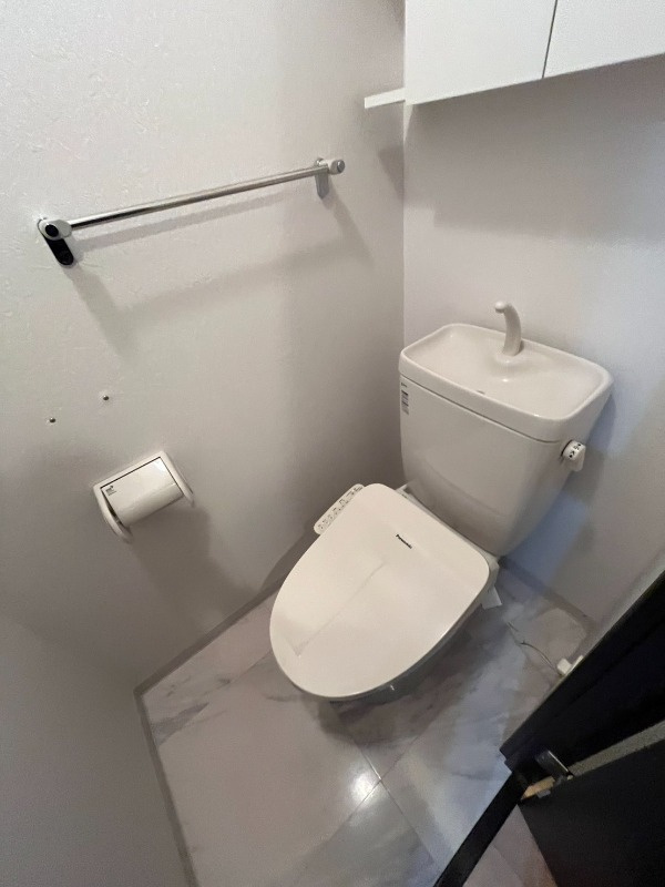 横浜市南区白妙町４丁目の賃貸マンションのトイレ|落ち着いたトイレです