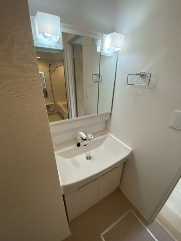【独立洗面台】 | エトリエ　Ⅱ | ※同タイプの写真となります。
