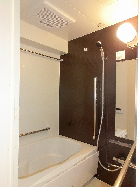 エスタート入谷Ⅰの浴室