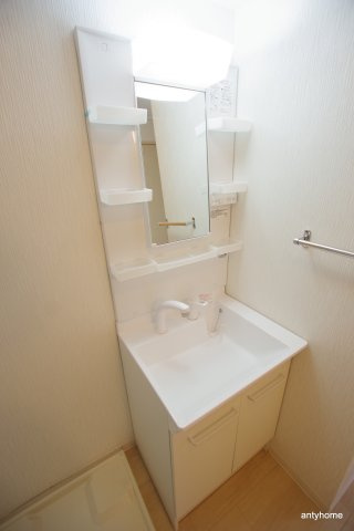 アドバンス新大阪4　仲介手数料無料の洗面所