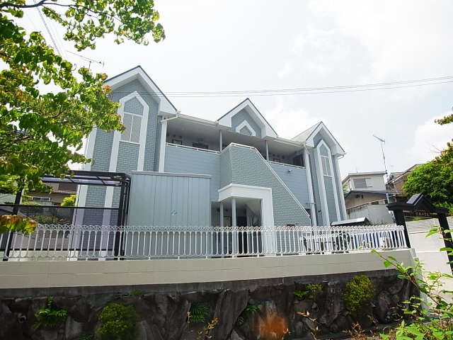 三木ハウスの外観|閑静な住環境の綺麗なハイツ