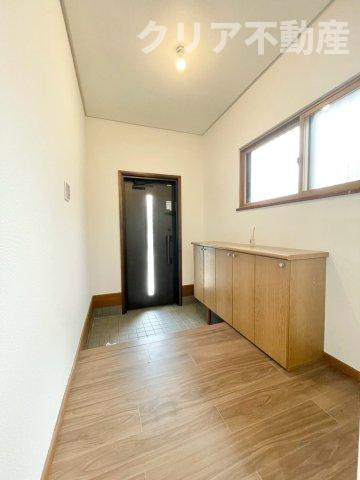 【玄関】 | 高崎市吉井町南陽台　中古住宅