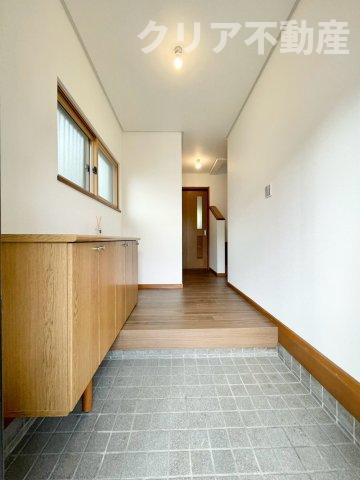 【玄関】 | 高崎市吉井町南陽台　中古住宅