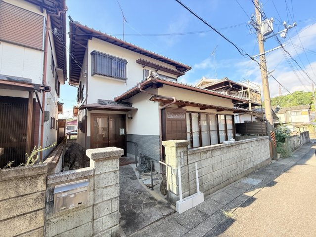 明洋三丁目_中古戸建ての前面道路含む現地写真