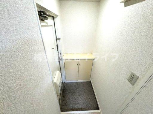 松本マンションの玄関