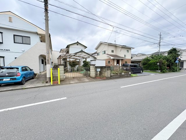 川越市旭町3丁目　建築条件なし売地　東武東上線『川越駅』徒歩19分　【大塚小学区】の前面道路含む現地写真