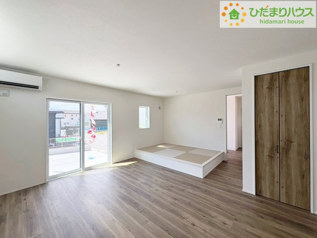 タマタウン東大沼　新築戸建　１号棟の居間・リビング|太陽の日差しがたっぷり入るリビング☆
家族の笑い声が響く、一家団らんにふさわしいリビングです(^^♪