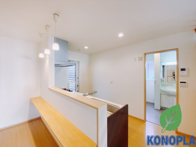 【中古戸建】前橋市荒牧町のダイニング|■ダイニング｜忙しい朝でもご家族そろってお食事を楽しんでいただける、ゆとりあるダイニングスペース。