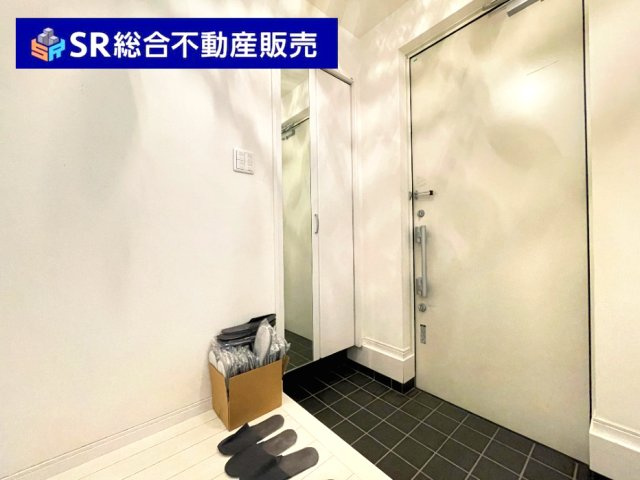 吉田4丁目中古戸建の玄関|ウォークインシューズクローゼット付きで整理整頓できます！