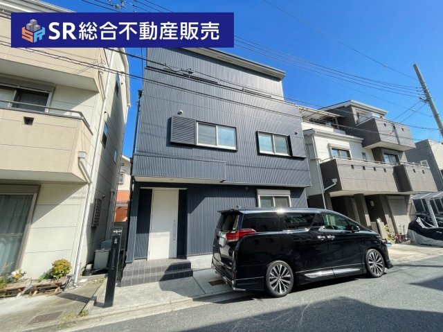 吉田4丁目中古戸建の外観|住環境充実！駐車スペース1台分ございます◎
