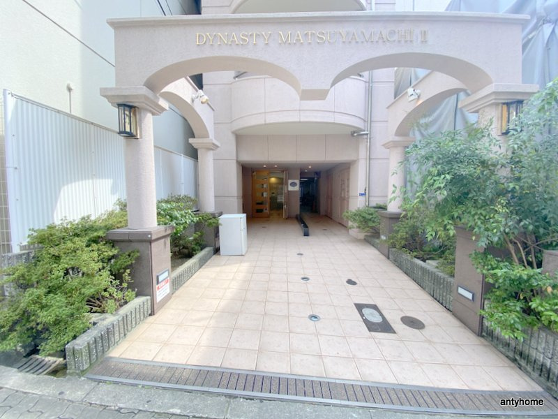 ディナスティ松屋町Ⅱのエントランス