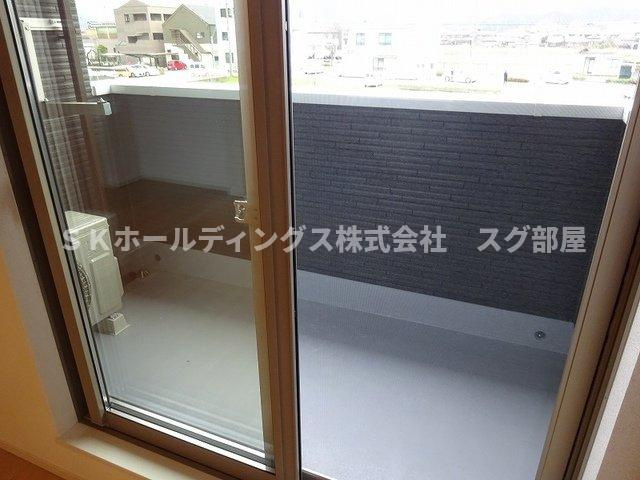 ツバメのバルコニー