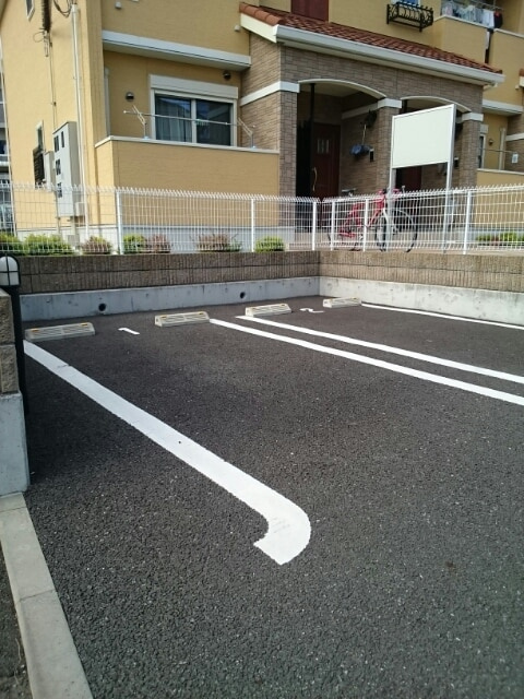 アンジューの駐車場