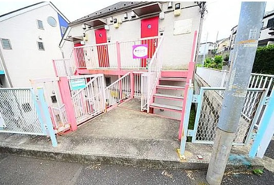 リーヴェルポート岸根公園Ⅲのエントランス