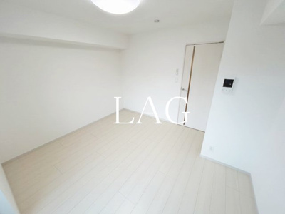 【居間・リビング】 | ＳＯＬＡＳＩＡ　ｒｅｓｉｄｅｎｃｅ　大山 | 洋室のお部屋です。