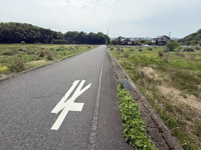 鳥取市鹿野町鹿野土地の前面道路含む現地写真