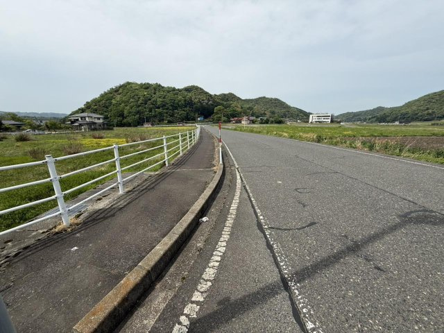 鳥取市鹿野町鹿野土地の前面道路含む現地写真