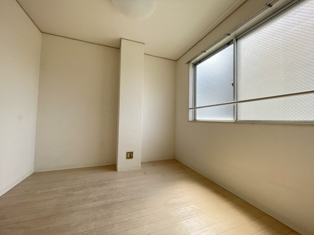 新宿武蔵野マンションの寝室|落ち着いて過ごせるお部屋なので、寝室にいかがでしょうか