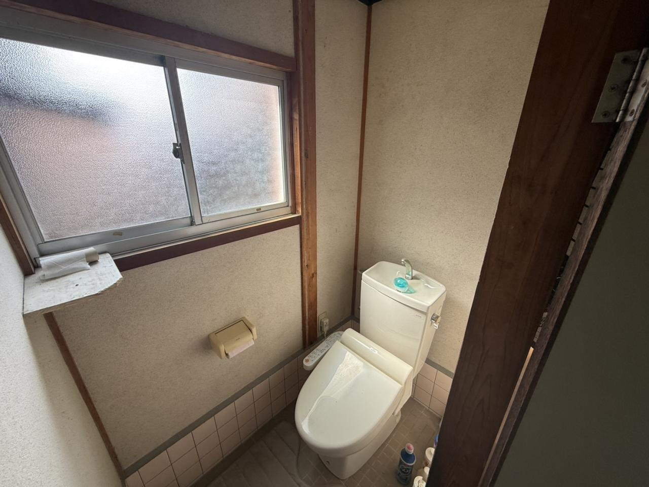 鳥取市鹿野町鹿野中古戸建のトイレ