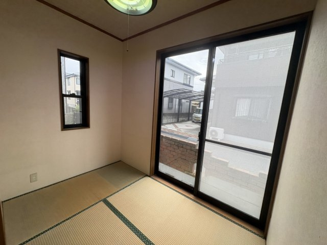西条市玉津中古住宅【990】土地47.69坪　建物31.05坪の和室