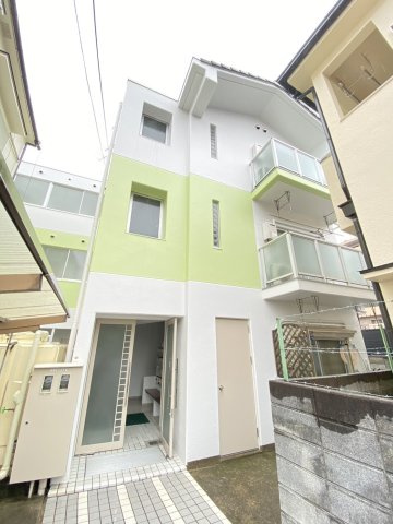 春日マンションの外観