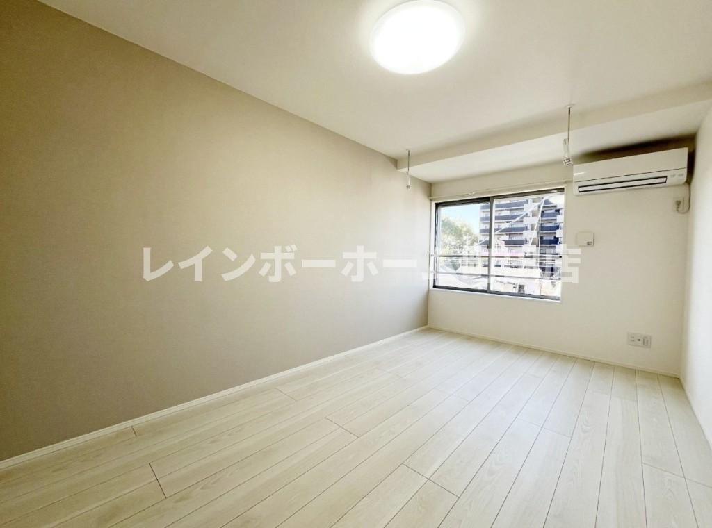 カインドネス大和桜ヶ丘2※初期費用分割あと払いサービス利用可能物件の居間・リビング