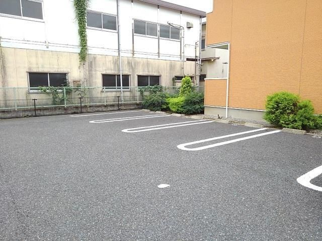アルカンシエルＡの駐車場
