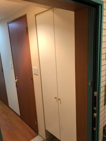 中央区日本橋３丁目の賃貸マンションの玄関