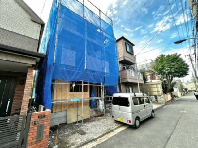 北区豊島2丁目　新築戸建の外観|2026.09.14撮影

現地ご見学希望・資料請求などお気軽にお問い合わせ下さい！
03-5990-5201