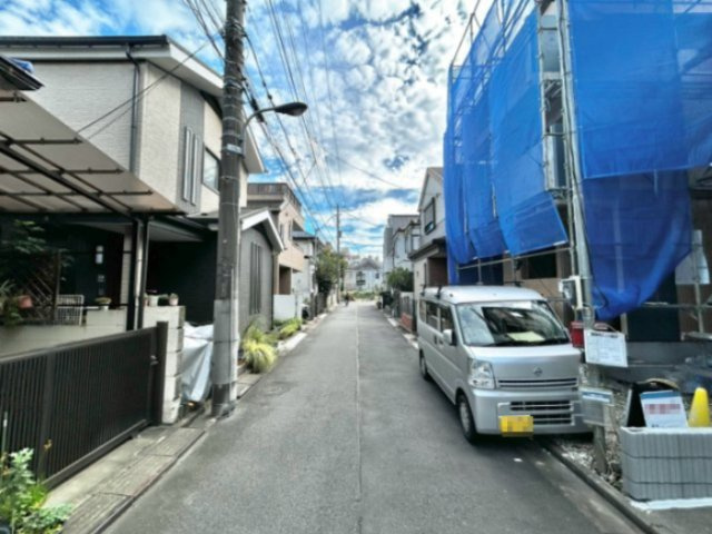 北区豊島2丁目　新築戸建の前面道路含む現地写真|2026.09.14撮影

現地ご見学希望・資料請求などお気軽にお問い合わせ下さい！
03-5990-5201