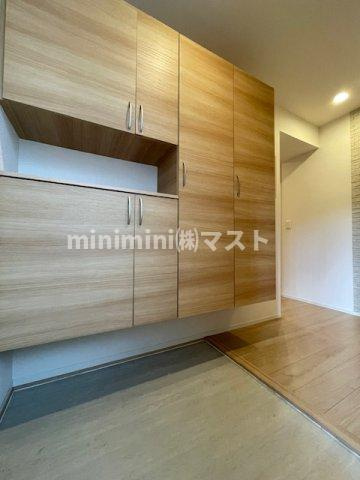 クラシスト東中本の玄関