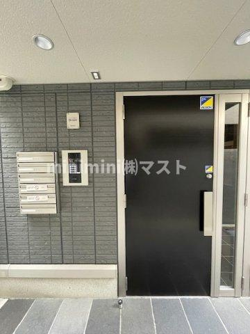クラシスト東中本のエントランス