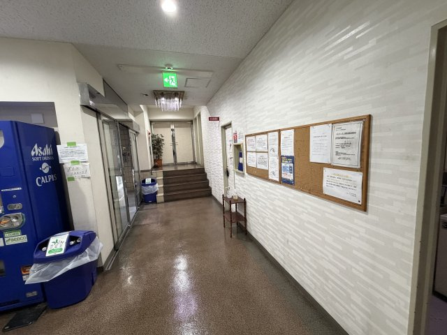 ロイヤル石川町のロビー