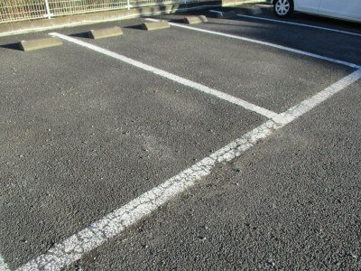 レオパレスグランクリュの駐車場|画像9