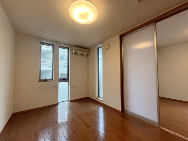 ファインスクエア祐天寺の寝室|★明るいフローリングの角部屋です★
