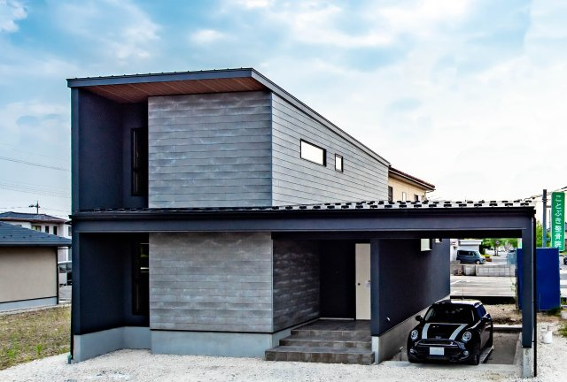 福井市栗森町　モデルハウスの外観
