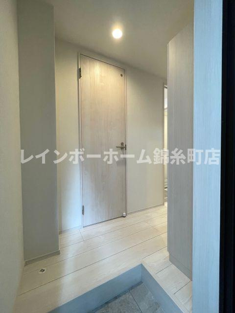 足立区千住関屋町のアパートの玄関