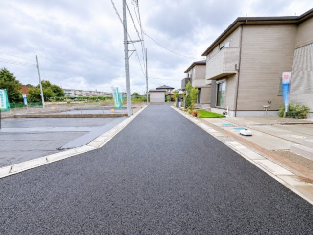 さいたま市北区別所町の前面道路含む現地写真