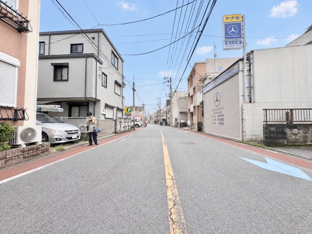 大田区南馬込1丁目　中古戸建の前面道路含む現地写真|2026.09.12撮影

現地ご見学希望・資料請求などお気軽にお問い合わせ下さい！
03-5990-5201