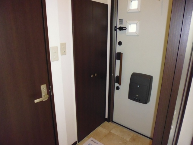 アメージングエステートの玄関
