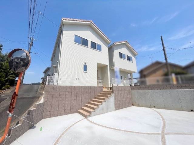口田南8丁目　2号棟　新築戸建